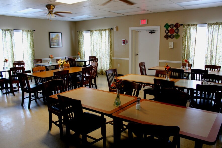 More Photos Of 329 Cooper St, Kenansville Assisted Living For Sale