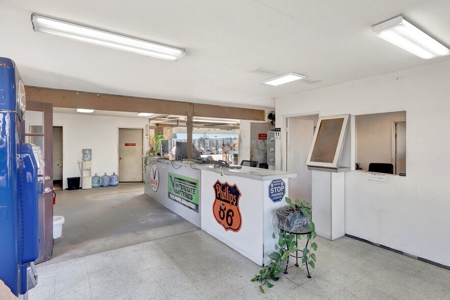 More Photos Of 2365 Main St, Chula Vista Contractor Storage Yard For Lease