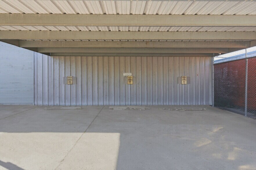 More Photos Of 13026 Rosecrest Dr, Houston Warehouse For Lease
