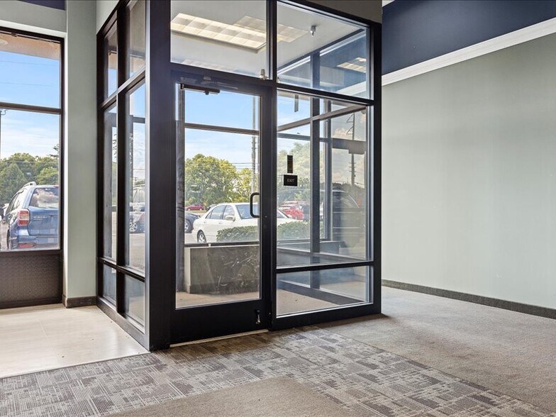 More Photos Of 8001 Rowan Rd, Cranberry Township Storefront For Lease