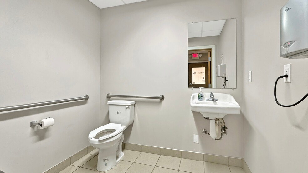 More Photos Of 117 N Mitchell St, Cadillac Medical For Lease