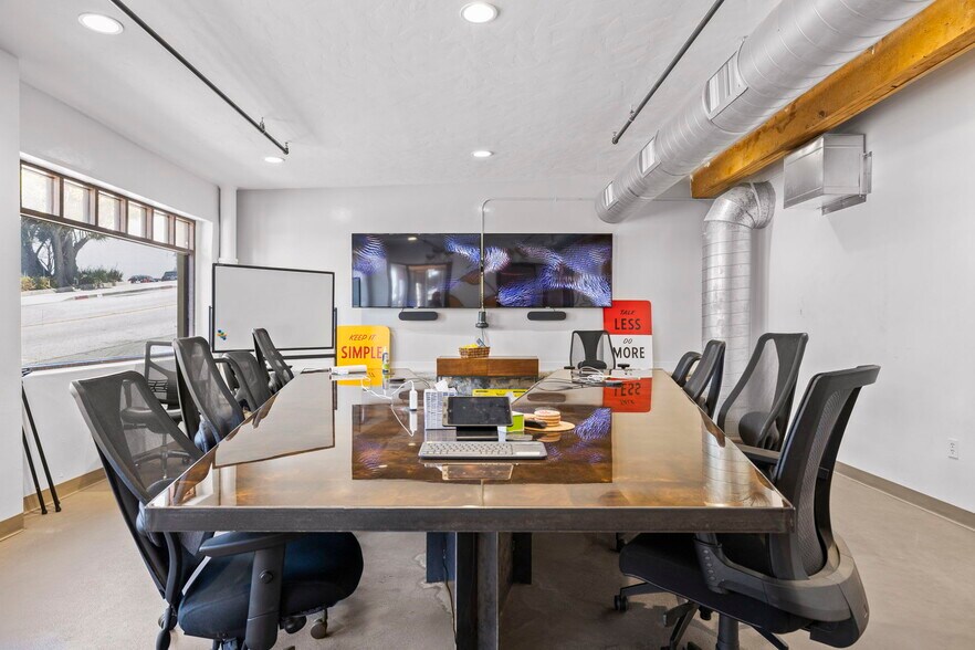 More Photos Of 419 E Main St, Ventura Restaurant For Sale