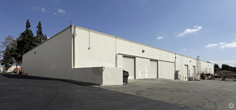 More Photos Of 1322-1330 W 9th St, Upland Warehouse For Lease