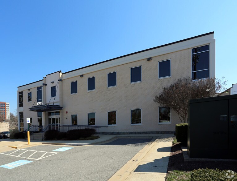 More Photos Of 12345 Parklawn Dr, Rockville Flex For Lease