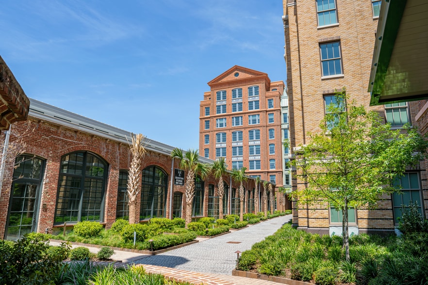 More Photos Of 40 Line St, Charleston Apartments For Lease