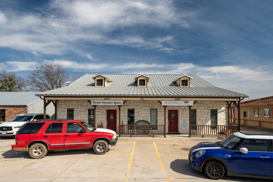 More Photos Of 8883-8885 State Highway 34 S, Quinlan Office For Lease