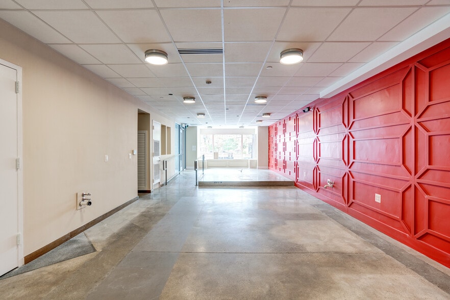 More Photos Of 2040 S St NW, Washington Office For Sale