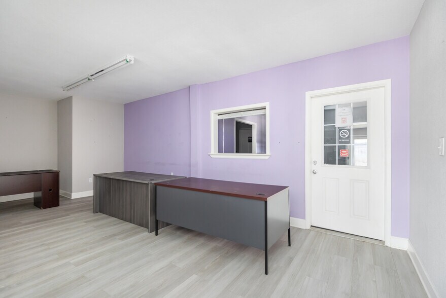 More Photos Of 4828 Holly Ave, Pasadena Truck Terminal For Sale