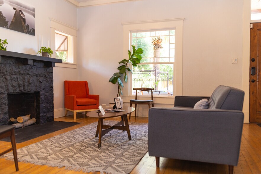 More Photos Of 531 E Lynwood St, Phoenix Office Residential For Sale