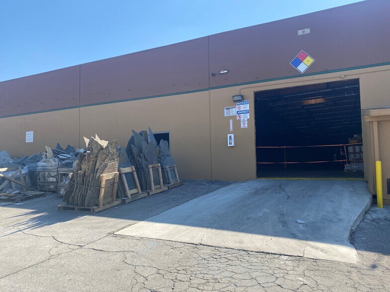 More Photos Of 11949 Borden Ave, San Fernando Warehouse For Lease