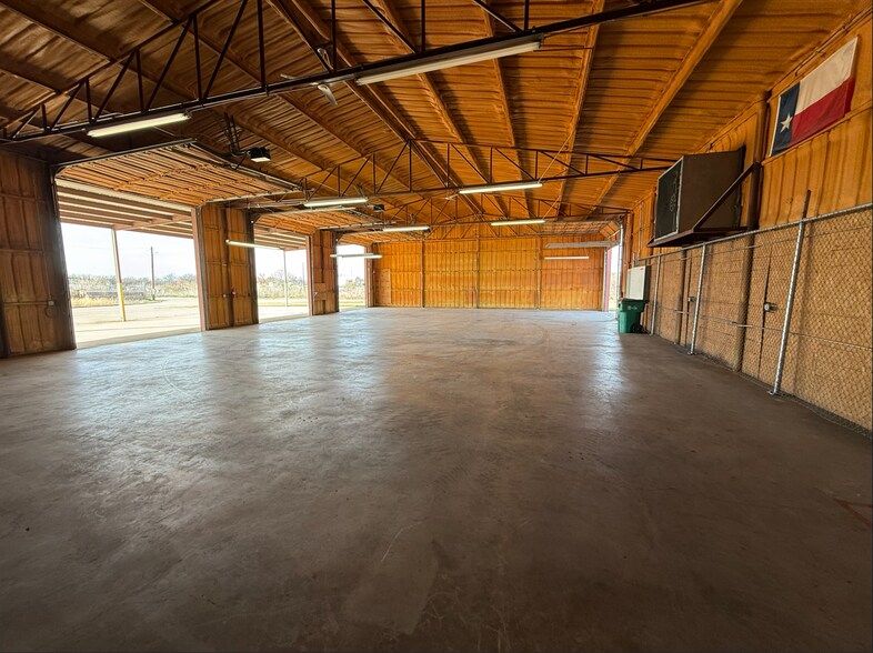 More Photos Of 501 Boyd Business Pky, Boyd Warehouse For Sale