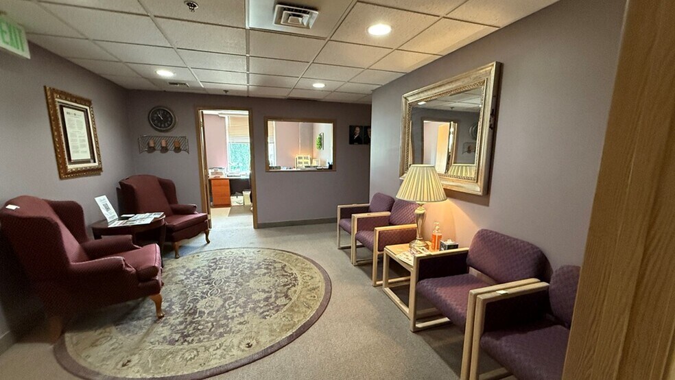 More Photos Of 300 S Okanogan Ave, Wenatchee Office For Lease