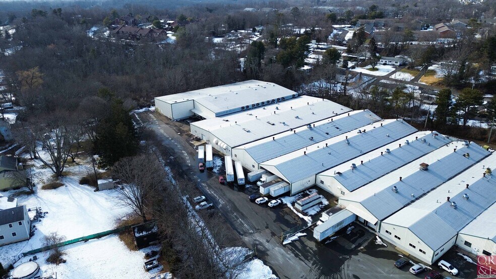 More Photos Of 965 W Main St, Branford Warehouse For Lease