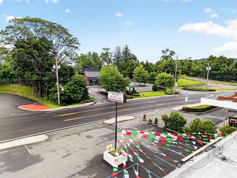 More Photos Of 79 S Liberty Dr, Stony Point General Retail For Sale