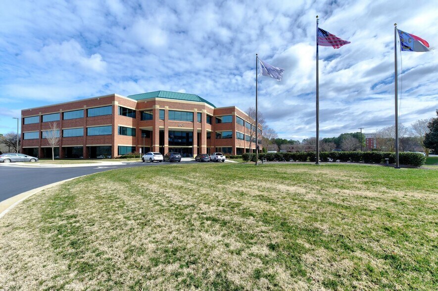 More Photos Of 801 Corporate Center Dr, Raleigh Office Residential For Lease