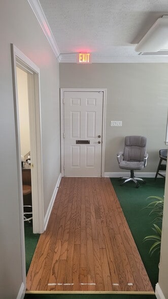 More Photos Of 801 Morton St, Richmond Office For Sale
