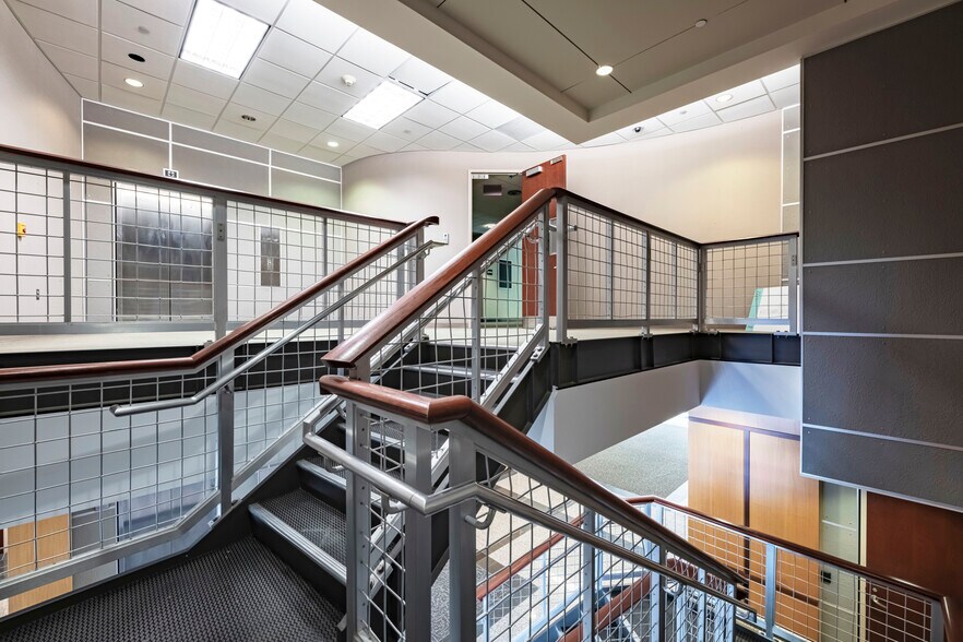 More Photos Of 1990 Vaughn Rd, Kennesaw Office For Lease