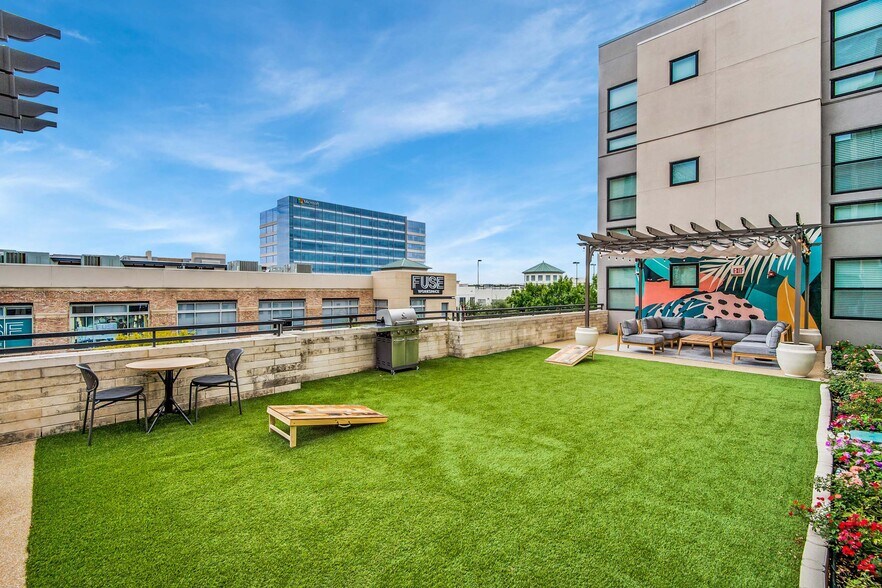 More Photos Of 12808 Queensbury Ln, Houston Apartments For Lease