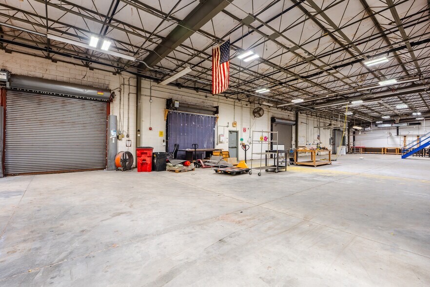 More Photos Of 10045 102nd Ter, Sebastian Manufacturing For Lease