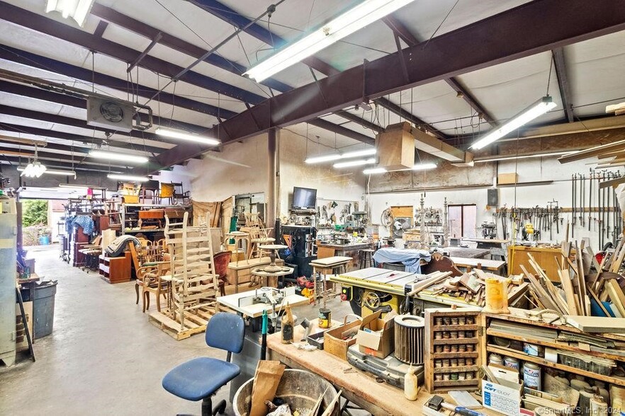 More Photos Of 210 Brewer St, East Hartford Distribution For Sale