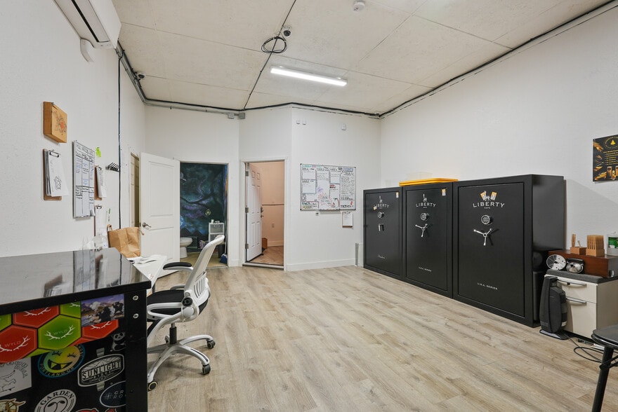 More Photos Of 7050 Martin Luther King Jr Blvd, Portland Freestanding For Lease