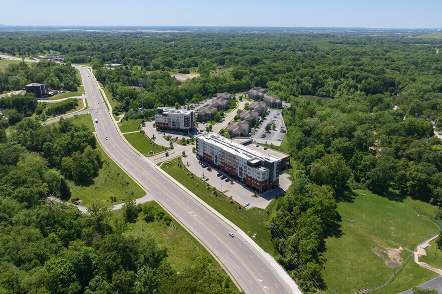 More Photos Of 1010 Enclave Blvd, Edwardsville Apartments For Sale