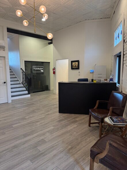 More Photos Of 1138 N Robinson Ave, Oklahoma City Office For Sale