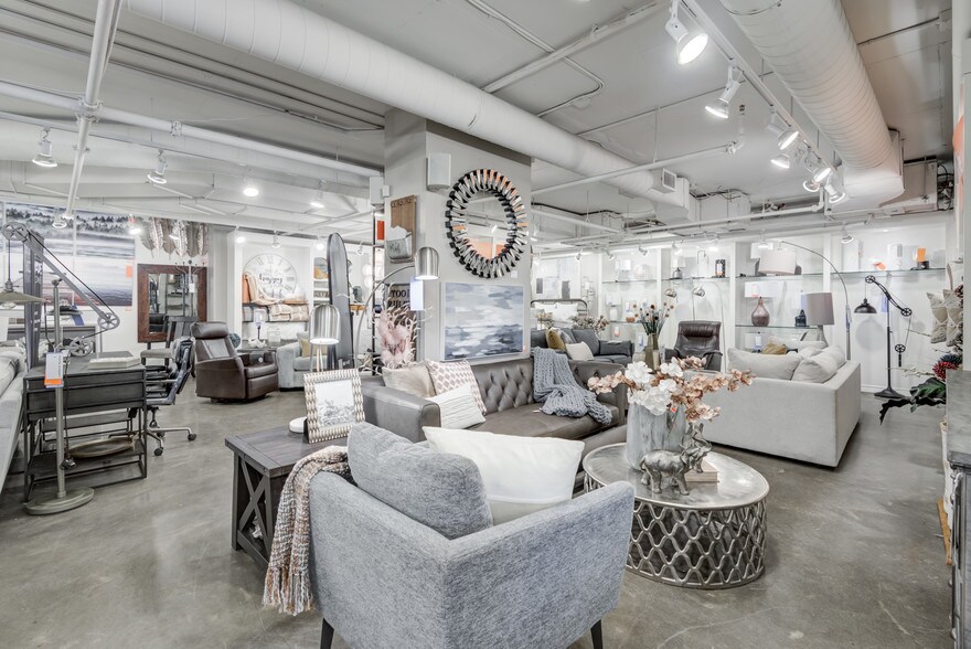 More Photos Of 275 King St E, Toronto Apartments For Lease