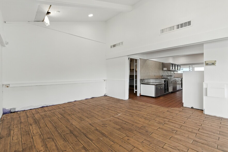 More Photos Of 4355 Sonoma Blvd, Vallejo Restaurant For Lease