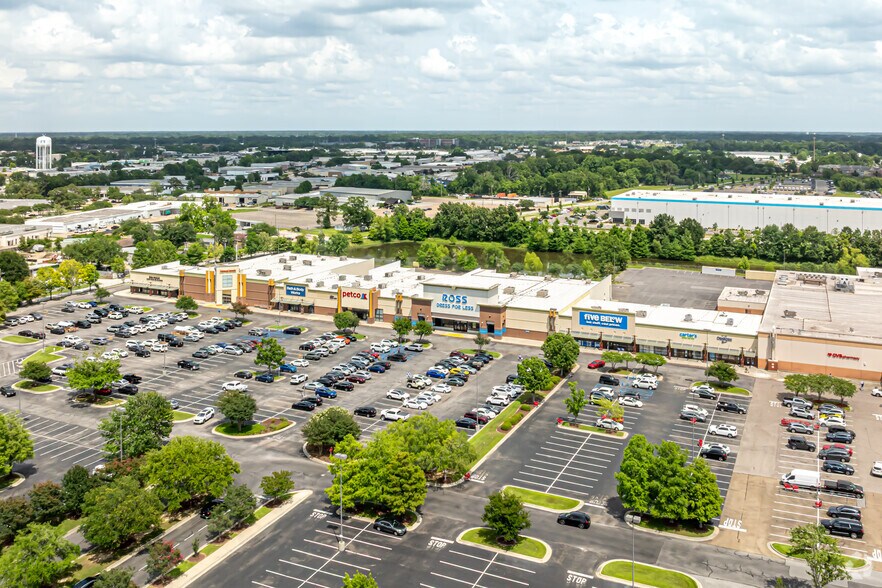 More Photos Of 6765-6865 Siegen Ln, Baton Rouge General Retail For Lease