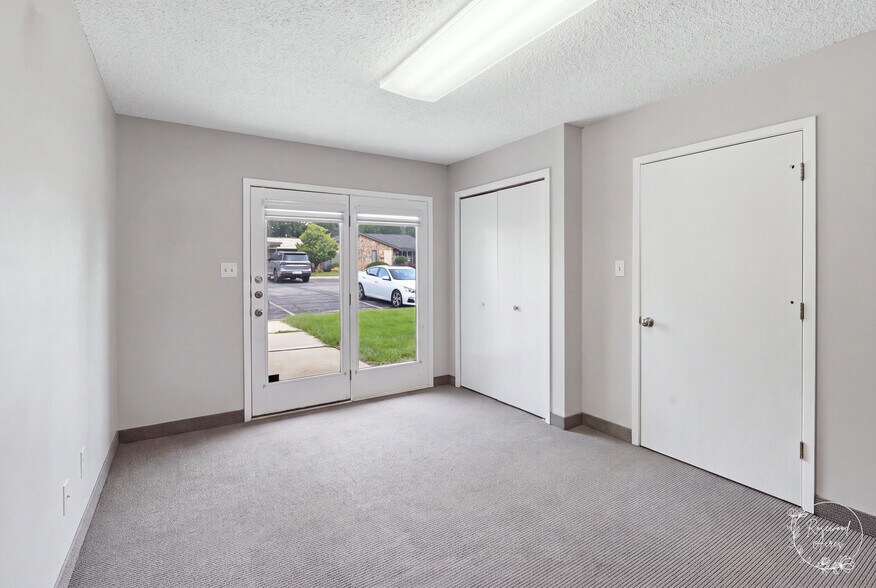 More Photos Of 31 Briarcliff Prof Ctr, Bourbonnais Office For Sale