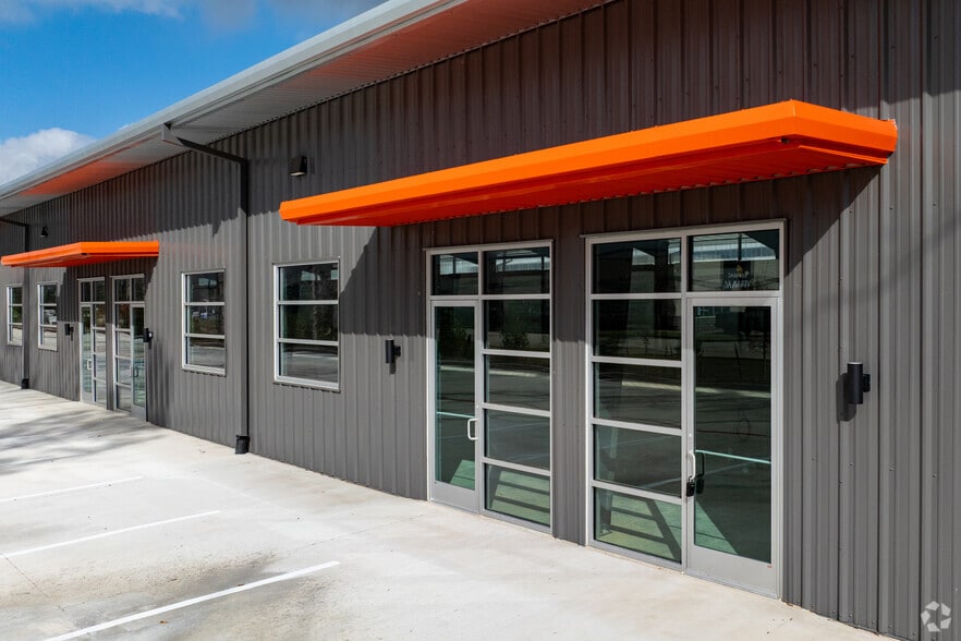 More Photos Of 3501 Pollok Dr, Conroe Warehouse For Lease