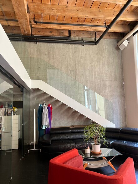 More Photos Of 1 E Cordova St, Vancouver Apartments For Lease