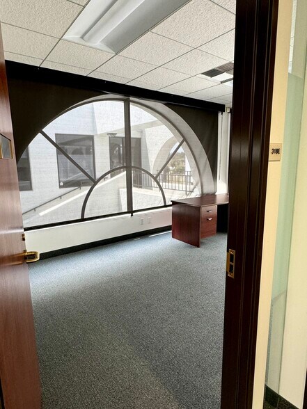 More Photos Of 3790 Via De La Valle, Del Mar Office For Sale