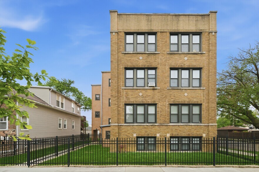 Primary Photo Of 5155 W Byron St, Chicago Apartments For Sale