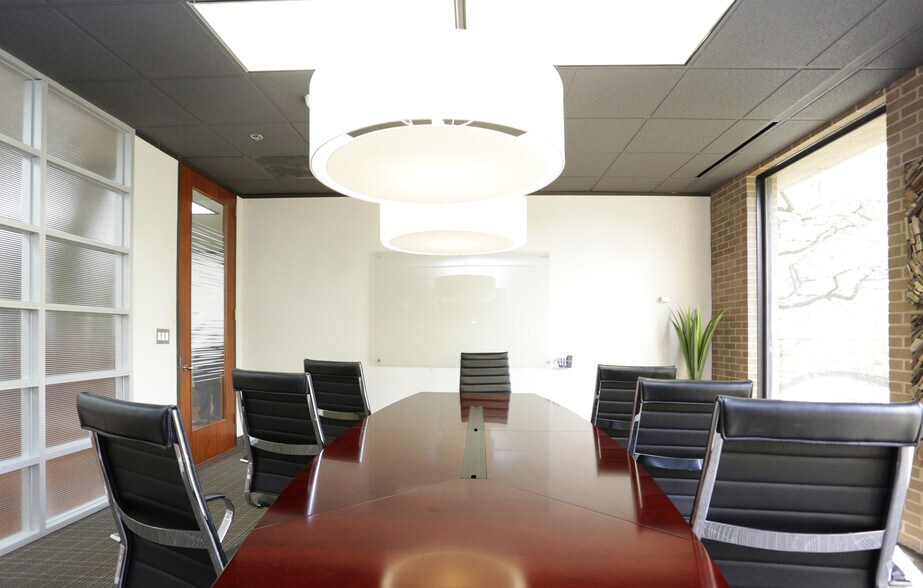 More Photos Of 5100 Westheimer Rd, Houston Office For Lease