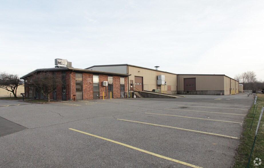 More Photos Of 481 Sullivan Ave, South Windsor Manufacturing For Sale