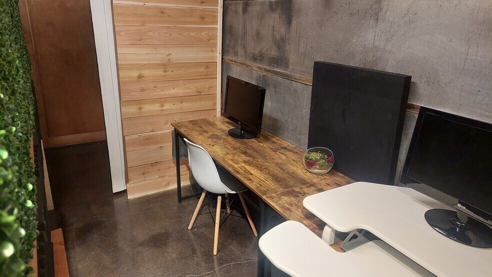 More Photos Of 1010 W Lake St, Minneapolis Coworking Space