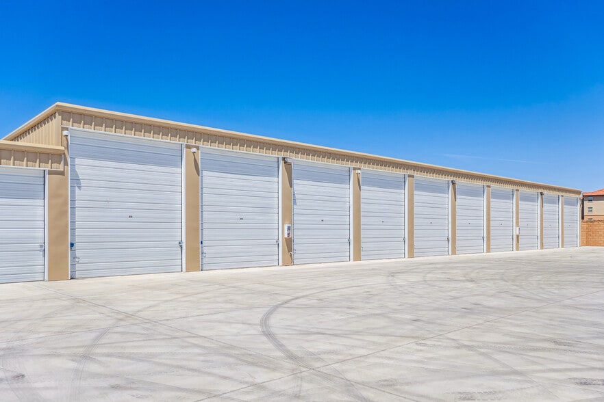 More Photos Of 2485 Adobe Rd, Bullhead City Self Storage For Sale
