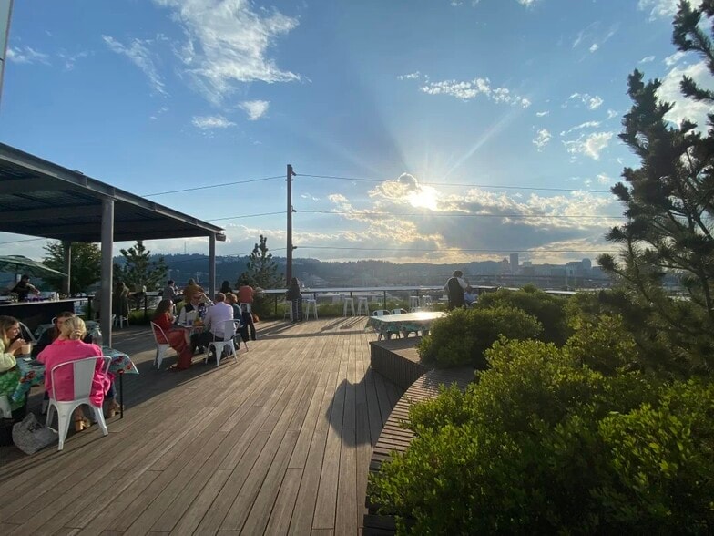 More Photos Of 959 SE Division St, Portland Loft Creative Space For Lease