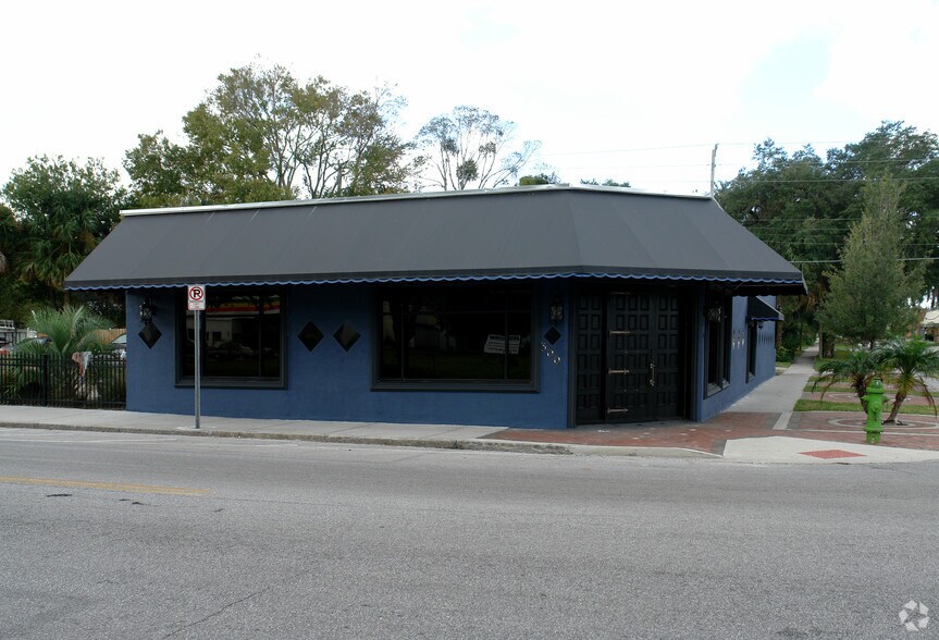 More Photos Of 300 S Sanford Ave, Sanford Restaurant For Sale