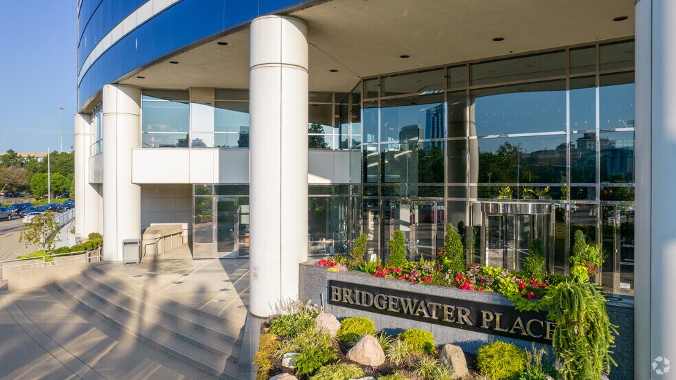 More Photos Of 333 Bridge St NW, Grand Rapids Office For Lease