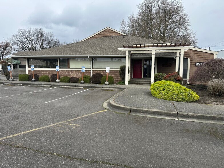 More Photos Of 1006 Fryar Ave, Sumner Office For Lease