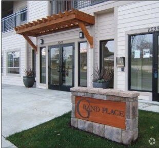 More Photos Of 8055-8065 SE Grand Ave, Portland Office Residential For Sale