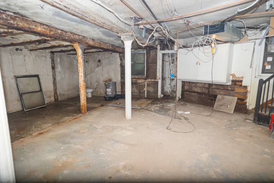 More Photos Of 667 Main Ave, Passaic Office For Sale