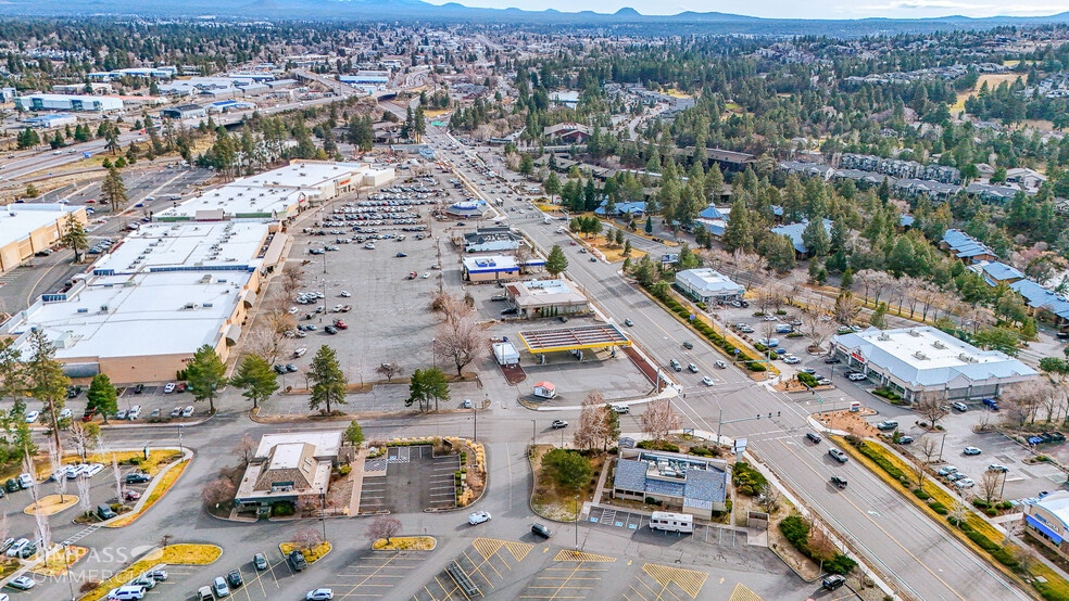 More Photos Of 30 NE Bend River Mall Dr, Bend Restaurant For Lease