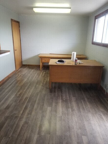 More Photos Of 811 2nd Ave N, Billings Flex For Sale