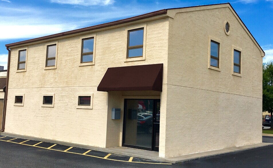 More Photos Of 312 Mall Blvd, Savannah Freestanding For Lease