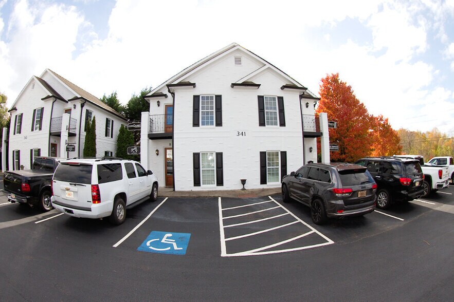 More Photos Of 341 Dahlonega St, Cumming Office Residential For Lease