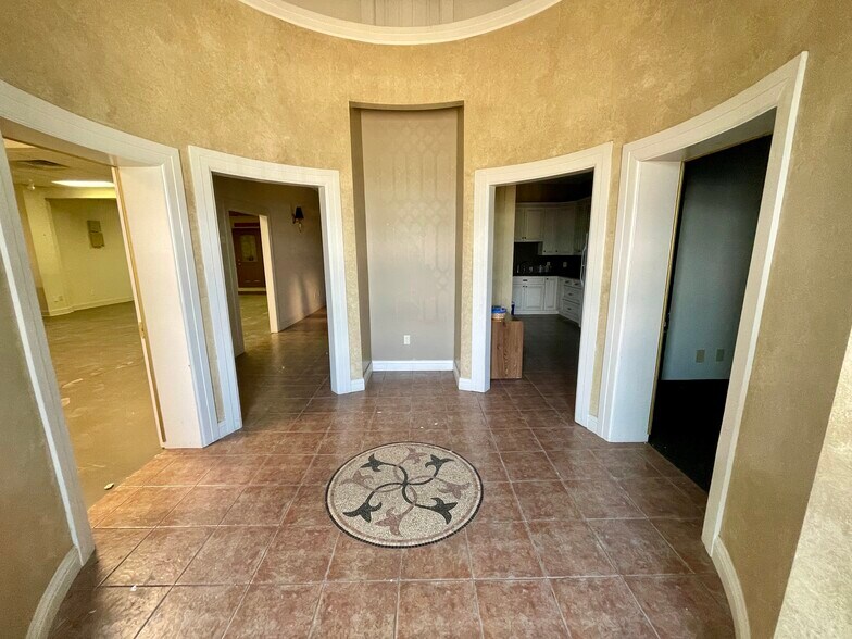 More Photos Of 663-665 N Eastern Blvd, Montgomery Freestanding For Lease